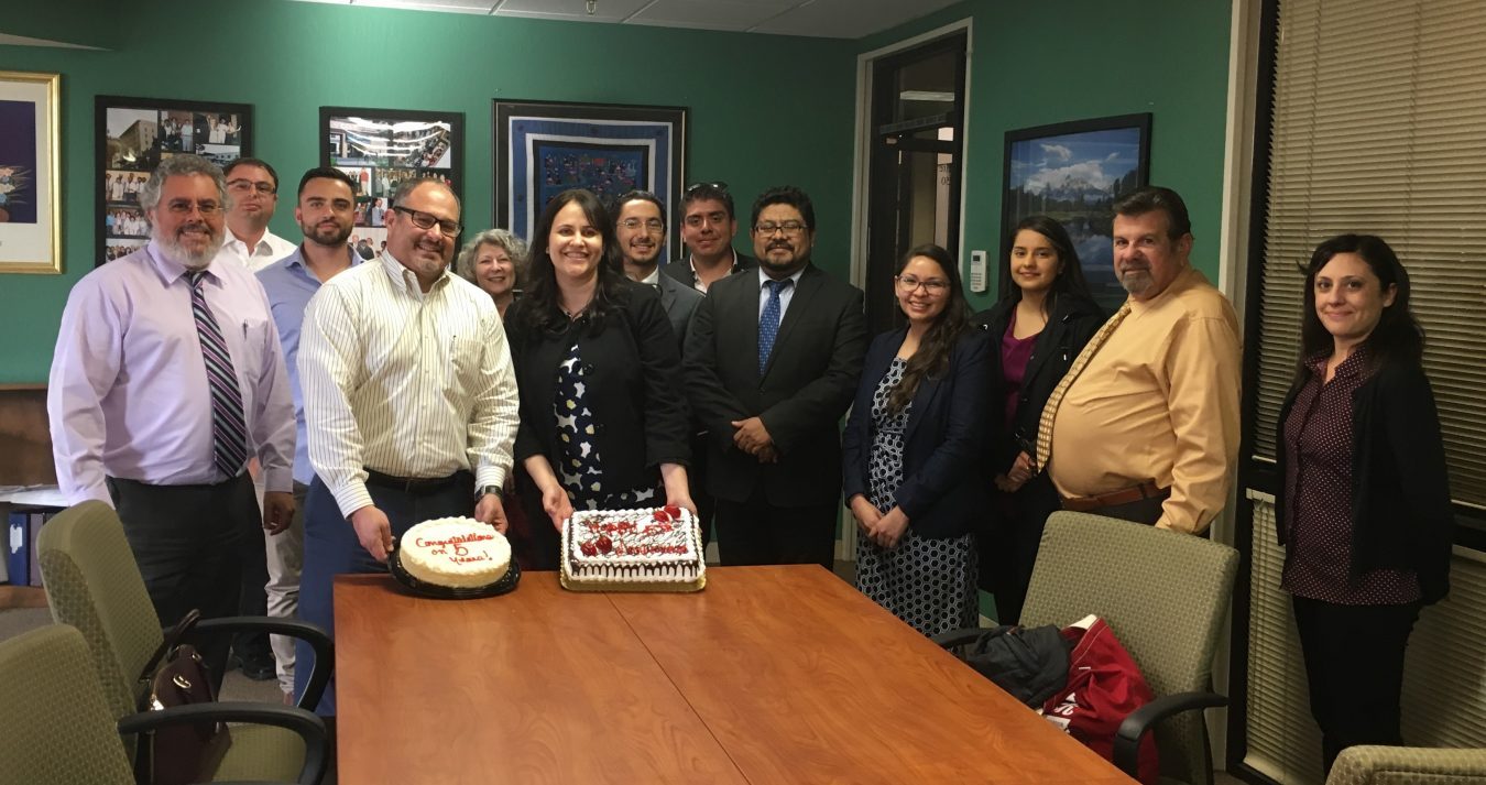 Los miembros de la junta directiva y el personal de Legal Aid at Work celebran sus cumpleaños